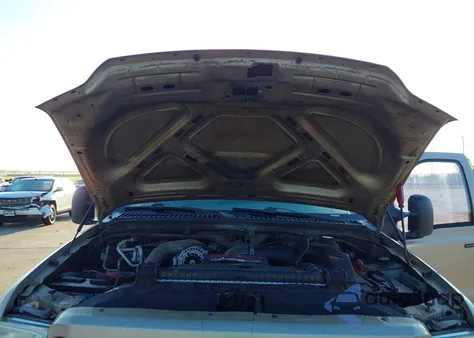 2005 Ford Excursion Limited из США, поврежденный, VIN 1FMNU42PX5ED47840